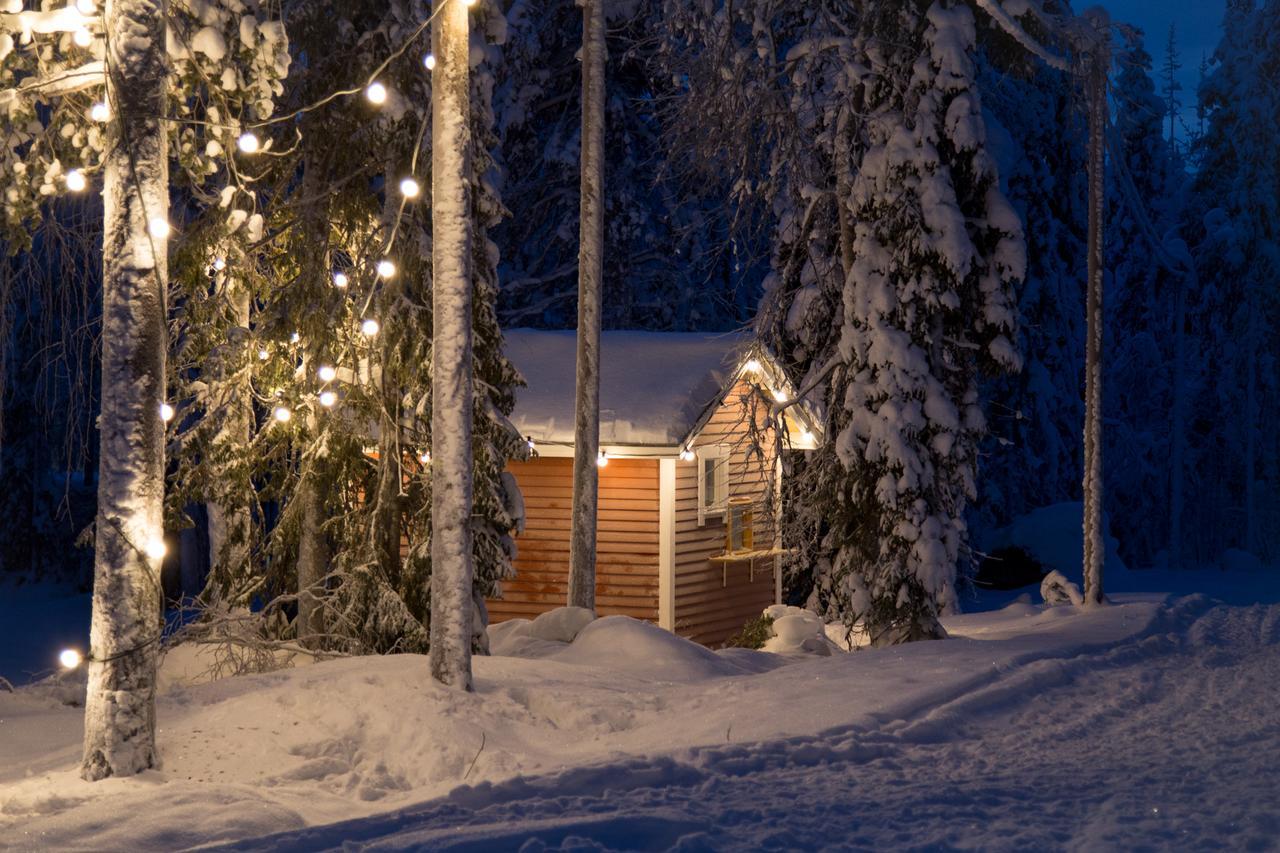 Kuerkievari Kuerhostel Akaslompolo Bagian luar foto