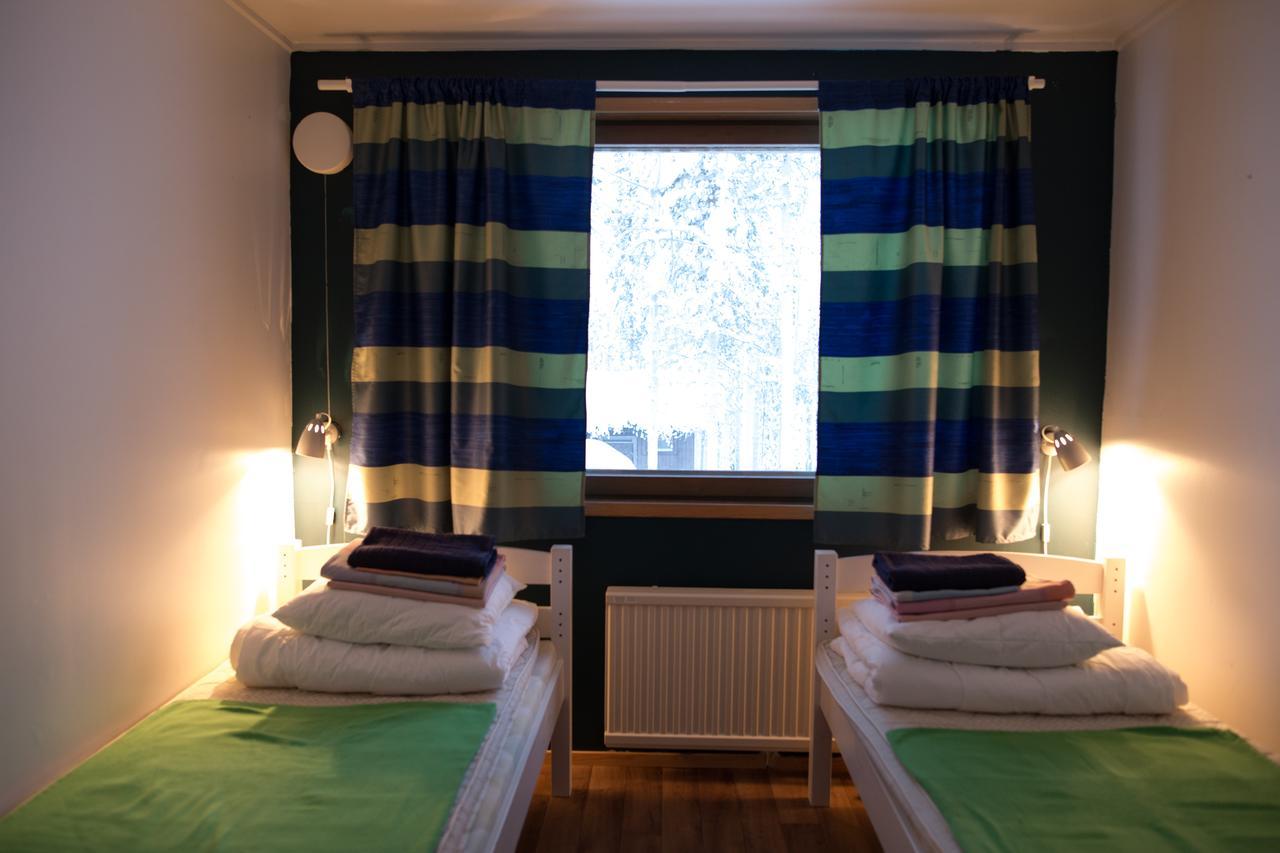 Kuerkievari Kuerhostel Akaslompolo Bagian luar foto