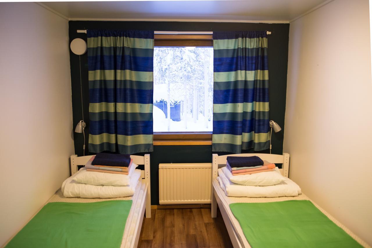 Kuerkievari Kuerhostel Akaslompolo Bagian luar foto