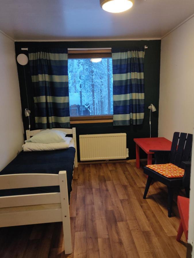 Kuerkievari Kuerhostel Akaslompolo Bagian luar foto